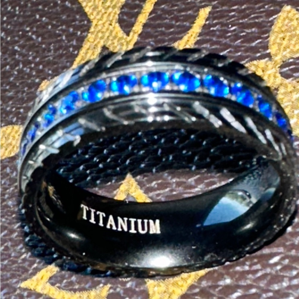 Men’s sapphire black titanium ring size 9